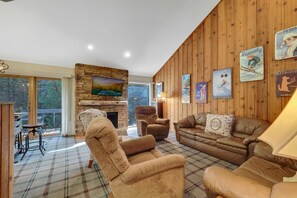 Télévision, cheminée