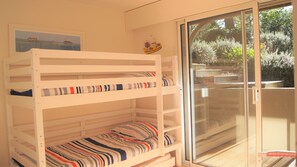 4 chambres, fer et planche à repasser, Wi-Fi