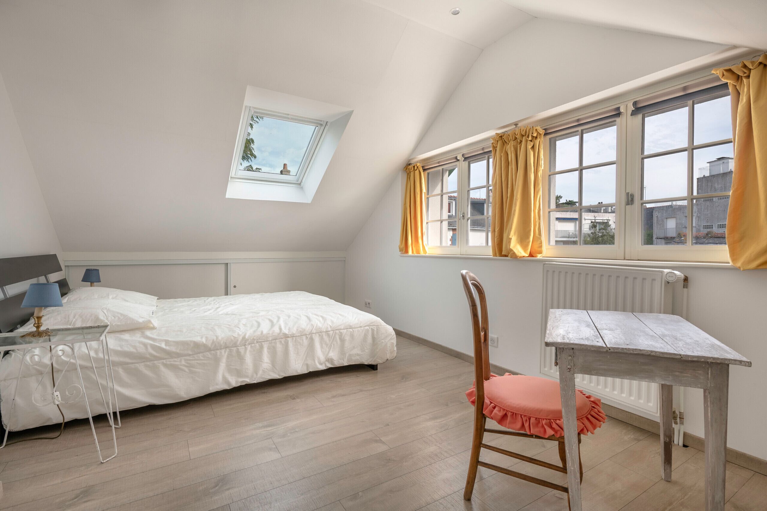 4 slaapkamers, een strijkplank/strijkijzer, gratis wifi