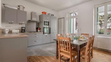 Refrigerador, microondas, horno, lavavajillas