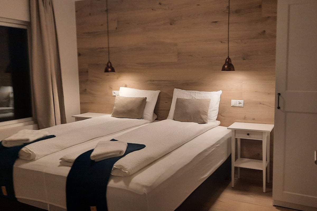 Apartment | Allergikerbettwaren, Verdunkelungsvorhänge, Bügeleisen/Bügelbrett