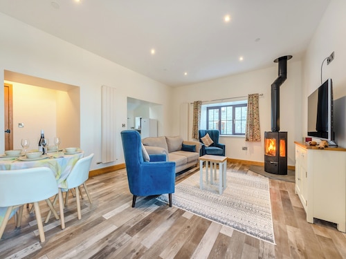 2 bedroom accommodation in Lampeter