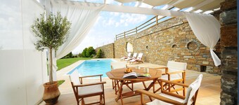 Aegean wonder: Villa Phivi, 5 bedrooms, private pool, Andros, Greece