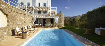 Aegean wonder: Villa Phivi, 5 bedrooms, private pool, Andros, Greece