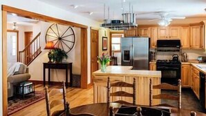 Interior - Vermont Guest House: Family- and Dog-Friendly, EV Charger (Bristol)