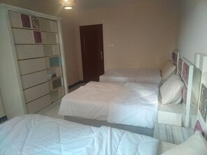 3 bedrooms, WiFi - Near to Pyramids (Giza, Egypt, Africa)