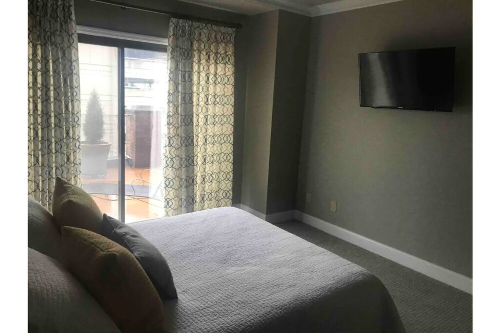 Condo downtown Lexington! Lexington Vrbo