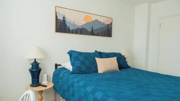 2 bedrooms, desk, iron/ironing board, free WiFi