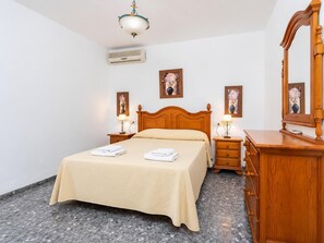 4 Schlafzimmer, Bügeleisen/Bügelbrett, WLAN, Bettwäsche