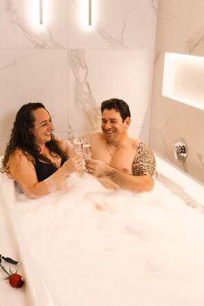 Honeymoon Studio Suite