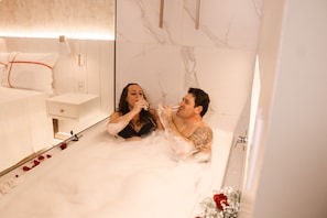 Honeymoon-Studiosuite | Verdunkelungsvorhänge, kostenloses WLAN