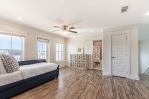 4 habitaciones, tabla de planchar con plancha y wifi gratis 