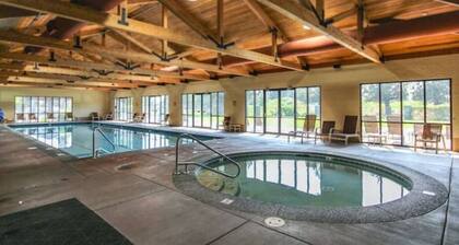 Eagle Crest: Resort Amenities-Spa-9th Hole-Views!