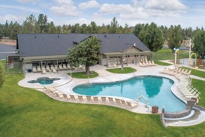 Eagle Crest: Resort Amenities-Spa-9th Hole-Views!