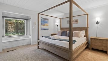 Tabla de planchar con plancha, wifi y ropa de cama