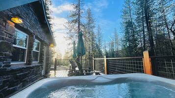 Bain à remous extérieur