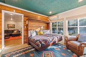 6 habitaciones, tabla de planchar con plancha, wifi y ropa de cama 