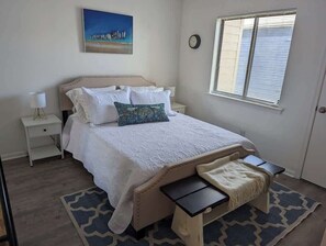 1 bedroom, WiFi, bed sheets - The Blue Bird on The Beach (Carolina Beach)