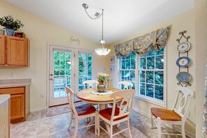 Dining - Lovely home with fireplace, fast WiFi, central AC, & washer/dryer (Ocean View)