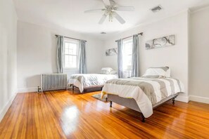 6 habitaciones, escritorio, tabla de planchar con plancha y wifi 