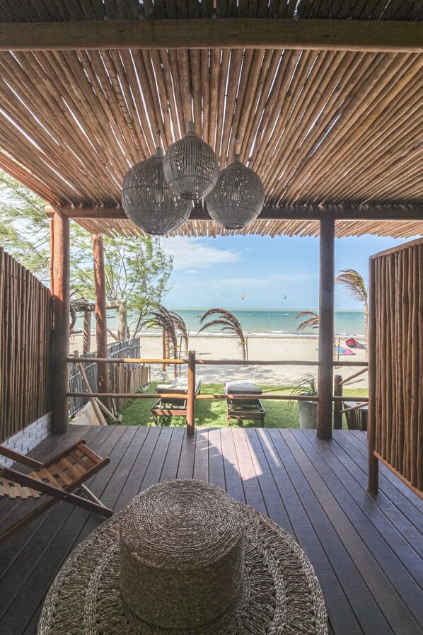 Kamar Deluks, 1 Tempat Tidur Queen, pemandangan laut, lantai dasar | Pemandangan dari kamar