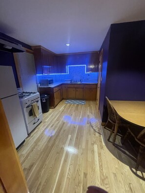 Private kitchen - Studio remodeled..! (Waltham)