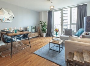 Interior - Modern apartment the London Underground (London)