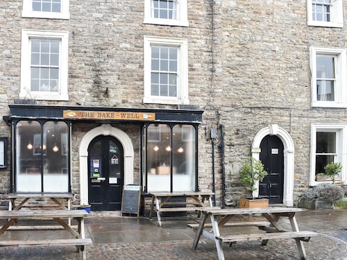 A cosy country cottage in the heart of popular Askrigg in Wensleydale.