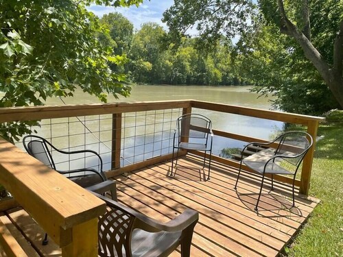 RiverNook Pet Friendly Zen River Retreat