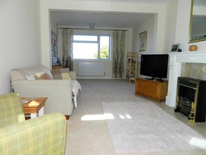 TV, fireplace, offices