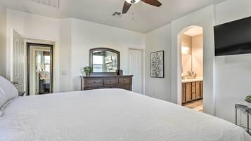 3 bedrooms, iron/ironing board, internet (free), bed sheets