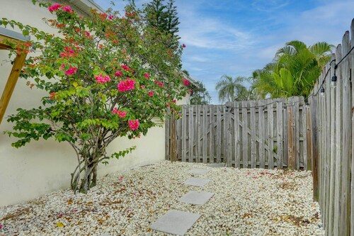 Pet-Friendly Stuart Studio < 3 Mi to Downtown!