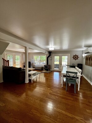 Smart TV, fireplace, video games, DVD player