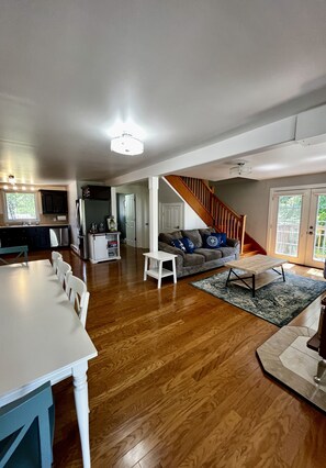 Smart TV, fireplace, video games, DVD player