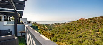 Rock Bay I 2392 beautiful seaview penthouse