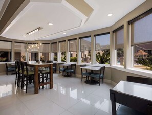 Desayuno continental incluido todos los días