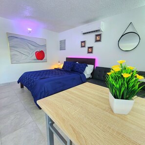 1 makuuhuone, tallelokero huoneessa, silitysrauta/-lauta, Wi-Fi