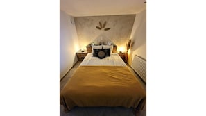 1 chambre, fer et planche Ă repasser, Wi-Fi gratuit, draps fournis