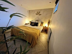 1 slaapkamer, een strijkplank/strijkijzer, gratis wifi, beddengoed