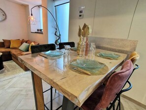 تناول الطعام