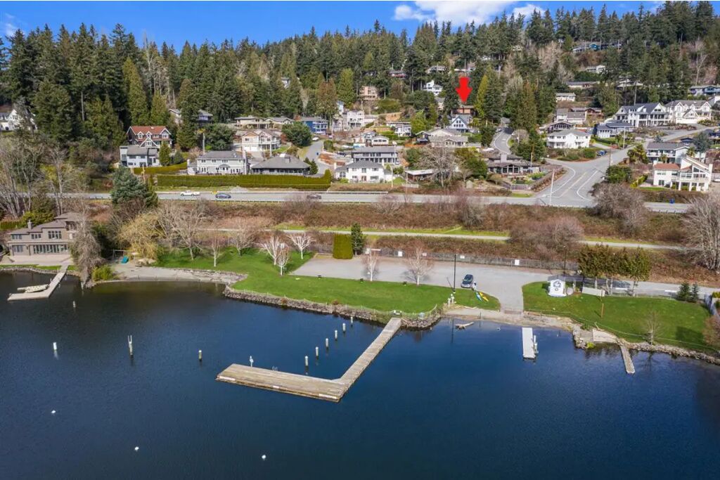 A get away lake view house!