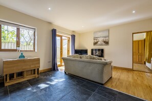 2 bedrooms, WiFi, bed sheets - Charming 2-Bedroom Home in Truro (Truro)