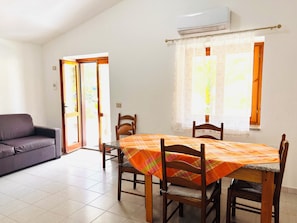 Apartment | Dining room