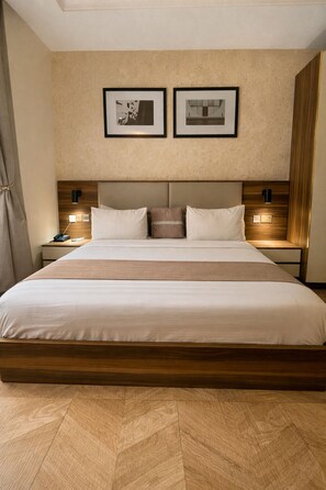 Executive Room | Premium bedding, individually decorated, desk, laptop workspace - Caritas Inn Lekki (Lekki)