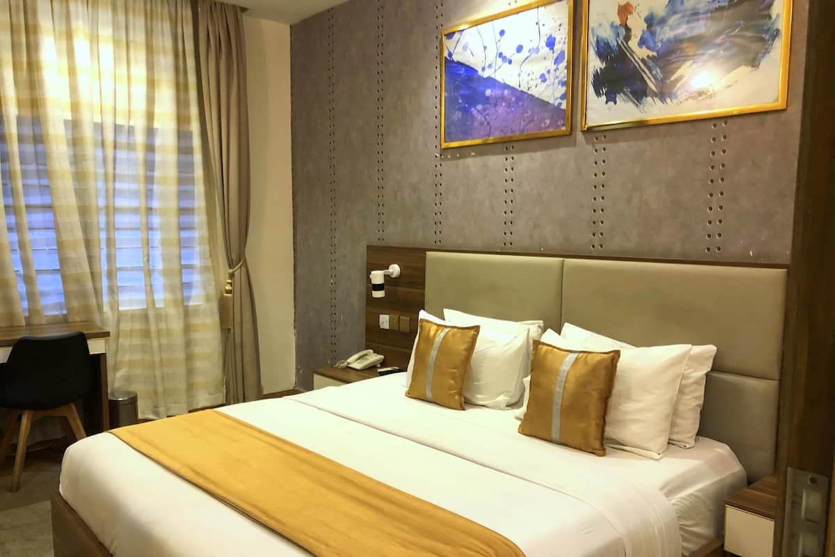 Classic Room | 1 bedroom, premium bedding, individually decorated, desk