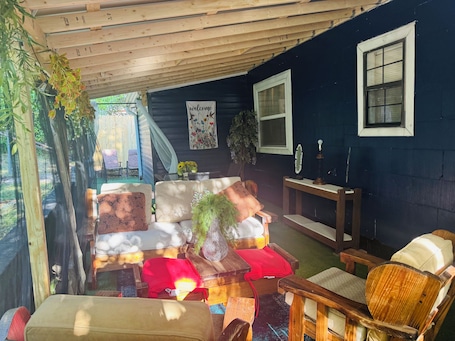 Terrace/patio. 1616 urban Neighbourhood quiet Home your home away from home enjoy inn