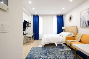 Skrivebord, strygejern/strygebræt, Wi-Fi, sengetøj