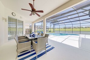 Piscina all'aperto, una piscina riscaldata