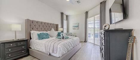5 bedrooms, iron/ironing board, free WiFi, bed sheets