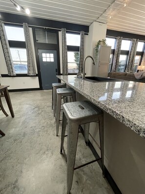 Interior - Beautiful 2b/2bth near downtown and the park. (Mountain Home)